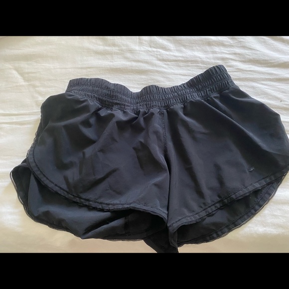 Black lululemon shorts - Picture 1 of 2